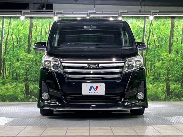 TOYOTA NOAH 2014