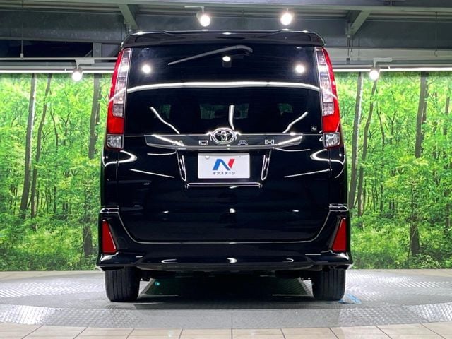 TOYOTA NOAH 2014