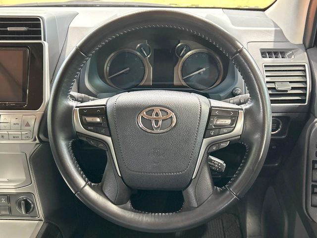 TOYOTA LANDCRUISER PRADO 2022