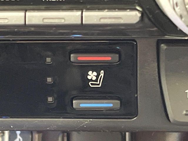 TOYOTA RAV4 HYBRID 4WD 2023