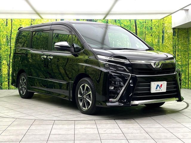 TOYOTA VOXY 2018