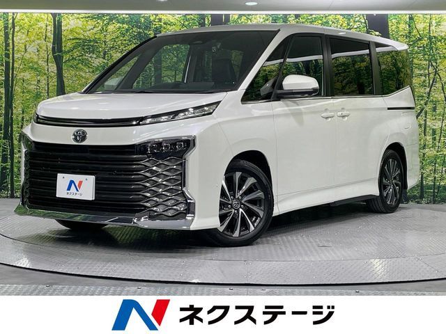 TOYOTA VOXY 2023