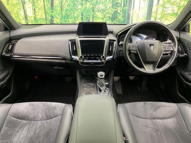 TOYOTA CROWN sedan 2018