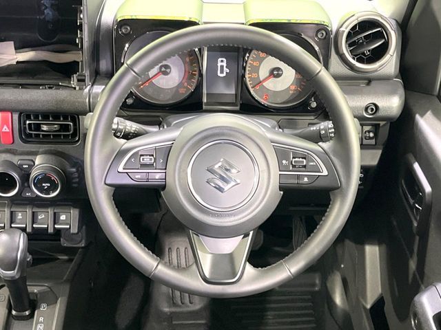 SUZUKI JIMNY NOMADE 2025