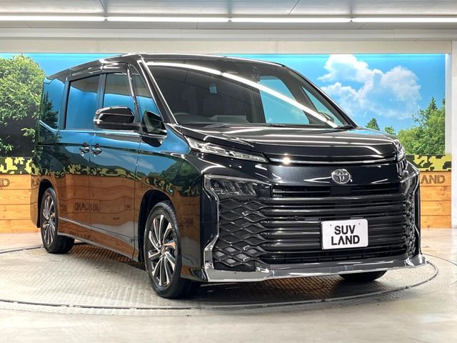 TOYOTA VOXY 2023