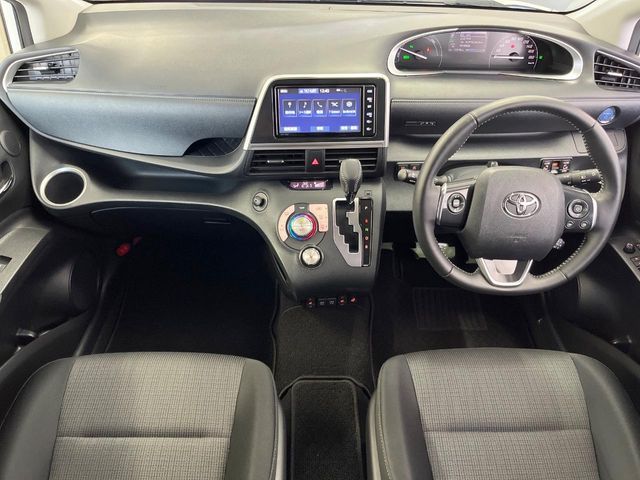 TOYOTA SIENTA HYBRID 2022