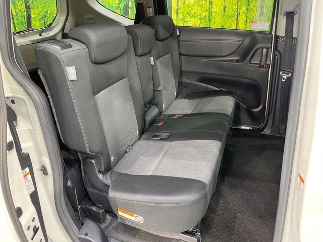 TOYOTA SIENTA HYBRID 2022