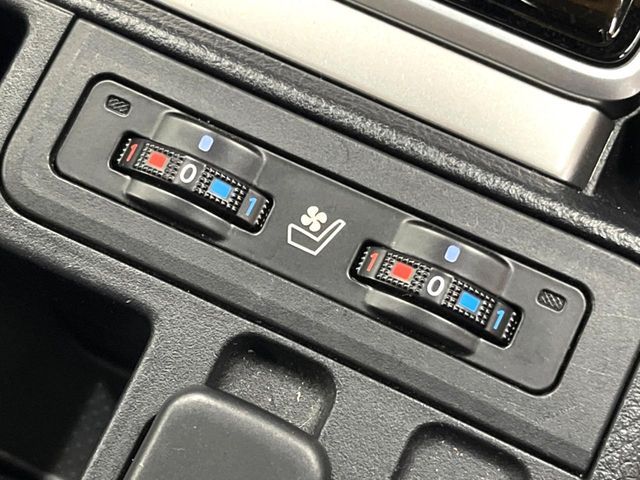 TOYOTA LANDCRUISER PRADO 2023