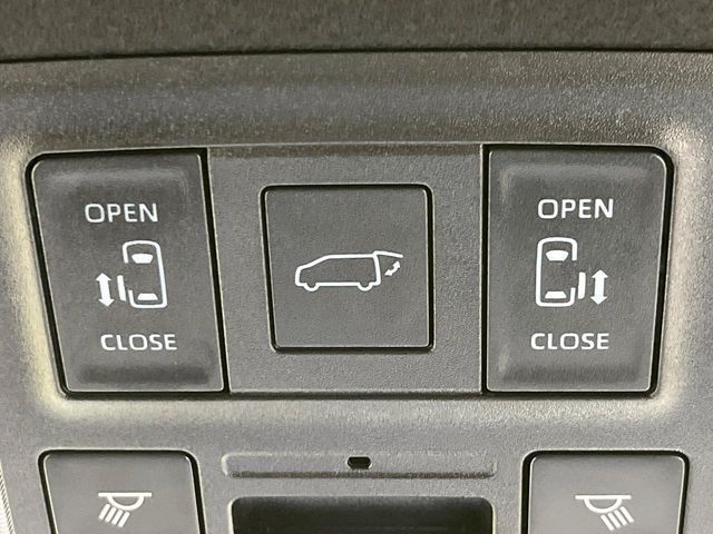 TOYOTA NOAH HYBRID 2024