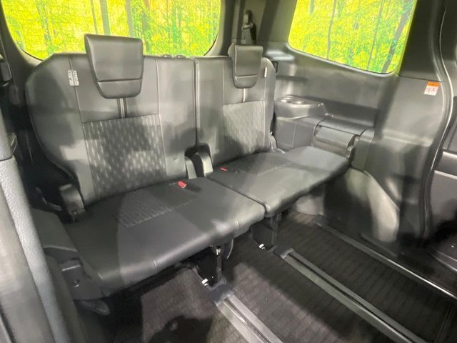 TOYOTA NOAH HYBRID 2024