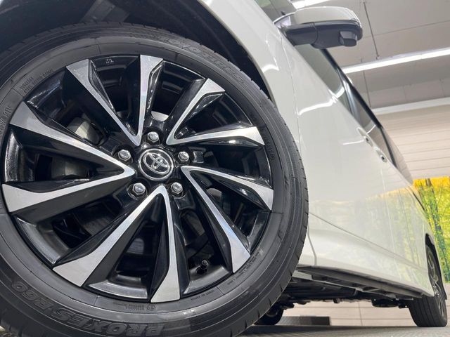 TOYOTA NOAH HYBRID 2024