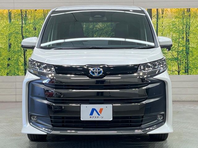 TOYOTA NOAH HYBRID 2024