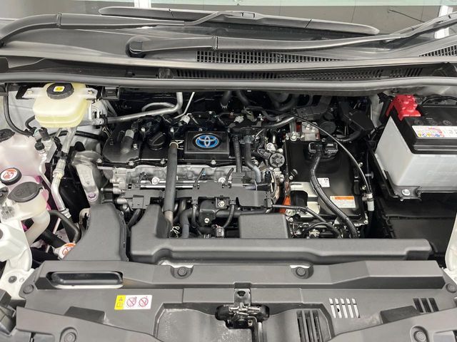 TOYOTA NOAH HYBRID 2024