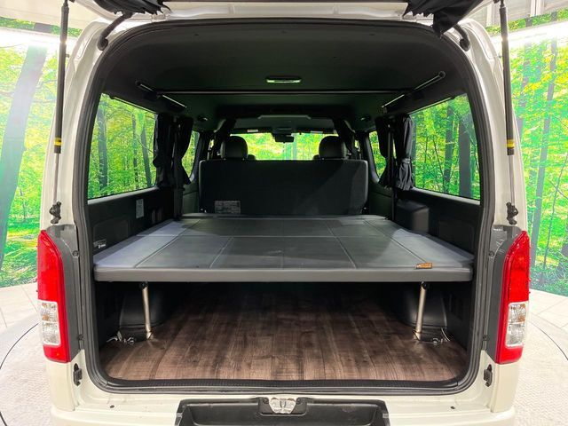 TOYOTA HIACE van 4WD 2022