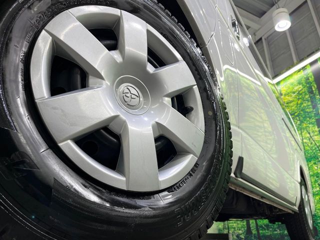 TOYOTA HIACE van 4WD 2022