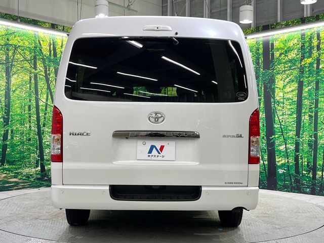 TOYOTA HIACE van 4WD 2022