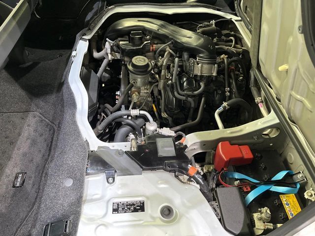 TOYOTA HIACE van 4WD 2022