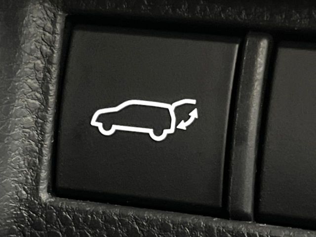 TOYOTA HARRIER HYBRID 2023