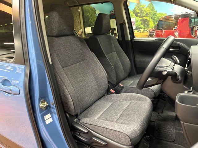 TOYOTA SIENTA HYBRID 2023