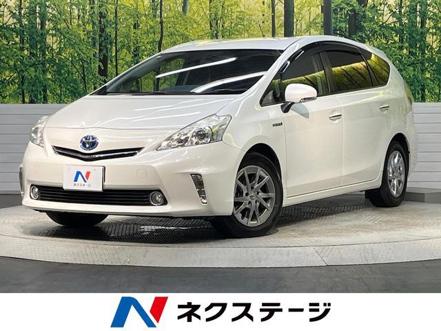 TOYOTA PRIUS Alpha 2014