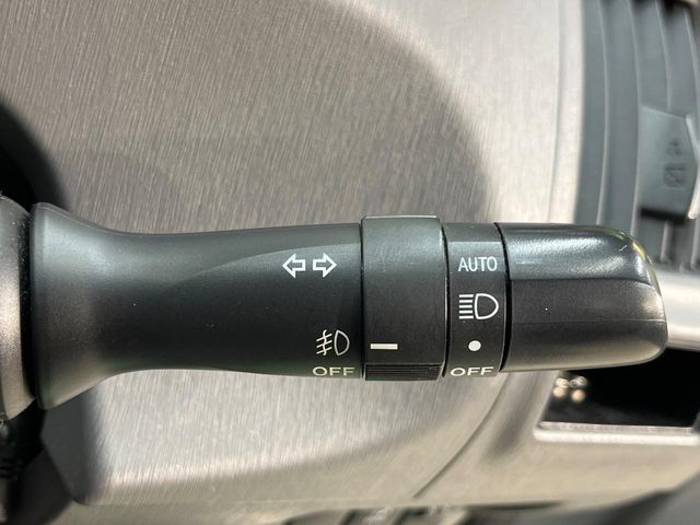 TOYOTA PRIUS Alpha 2014