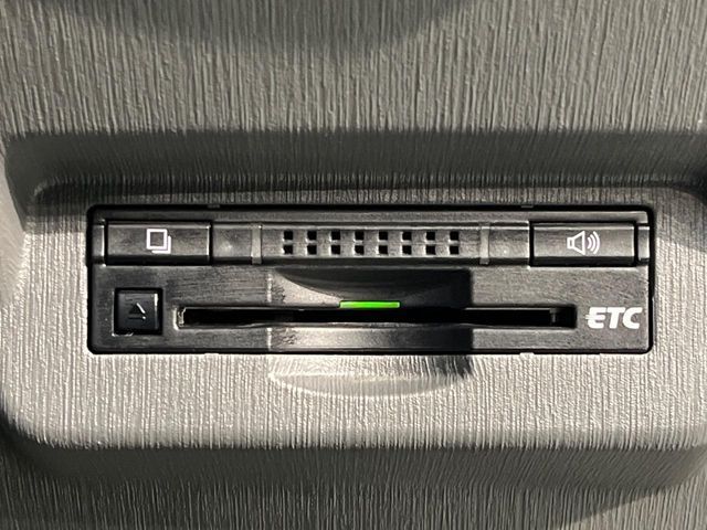 TOYOTA PRIUS Alpha 2014