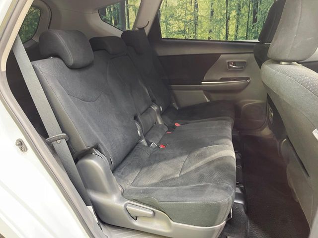 TOYOTA PRIUS Alpha 2014