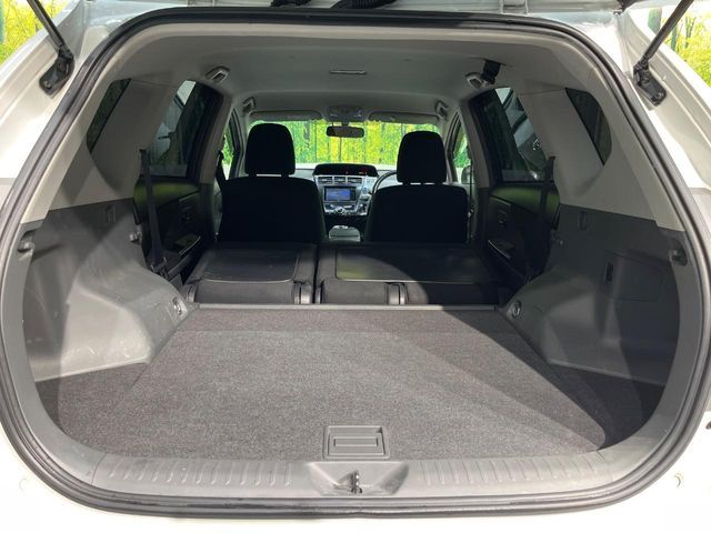 TOYOTA PRIUS Alpha 2014