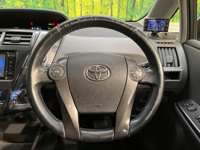 TOYOTA PRIUS Alpha 2014