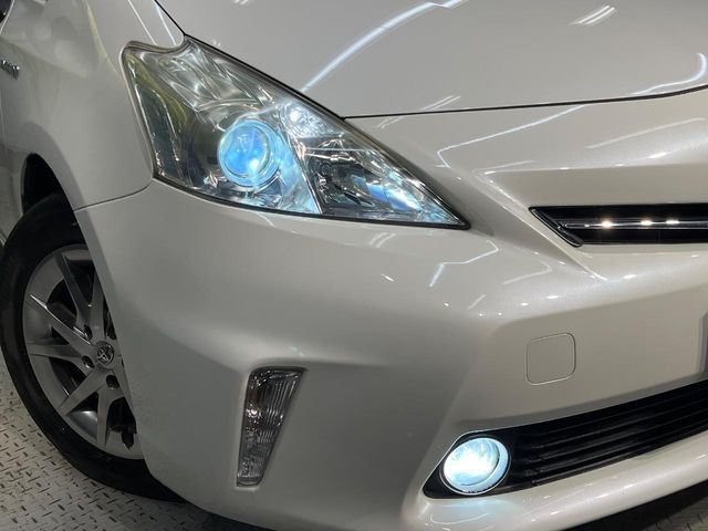 TOYOTA PRIUS Alpha 2014