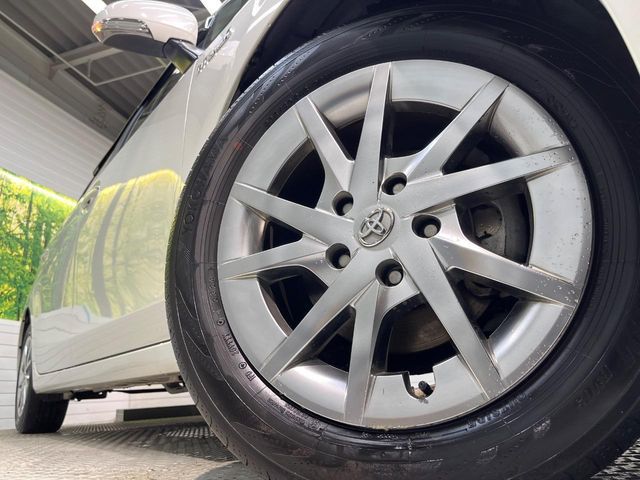 TOYOTA PRIUS Alpha 2014