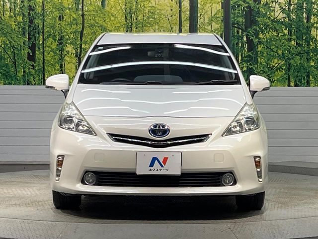 TOYOTA PRIUS Alpha 2014