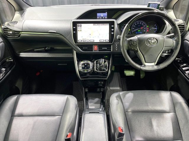 TOYOTA ESQUIRE HYBRID 2017