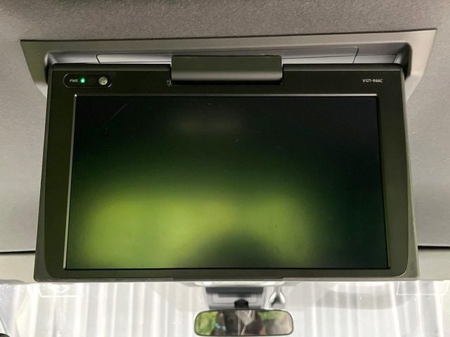 TOYOTA ESQUIRE HYBRID 2017