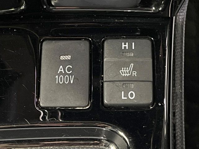 TOYOTA ESQUIRE HYBRID 2017