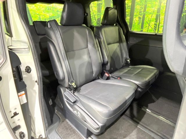 TOYOTA ESQUIRE HYBRID 2017