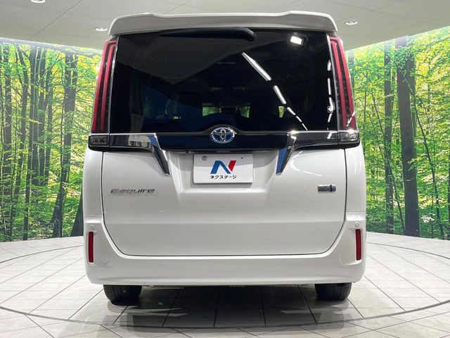 TOYOTA ESQUIRE HYBRID 2017