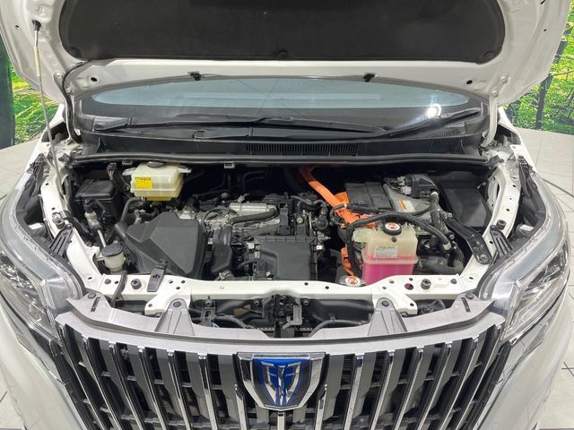 TOYOTA ESQUIRE HYBRID 2017