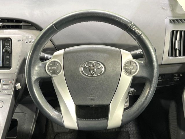 TOYOTA PRIUS 2014