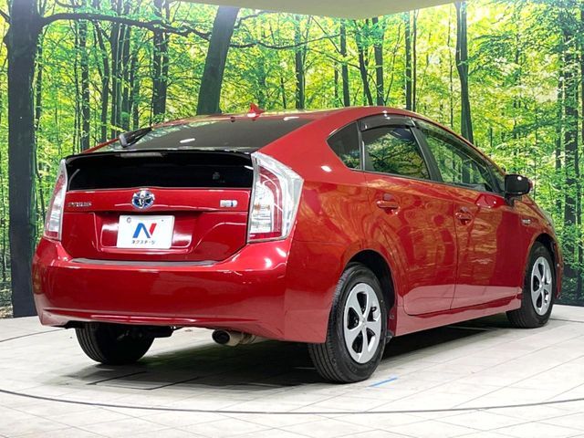 TOYOTA PRIUS 2014