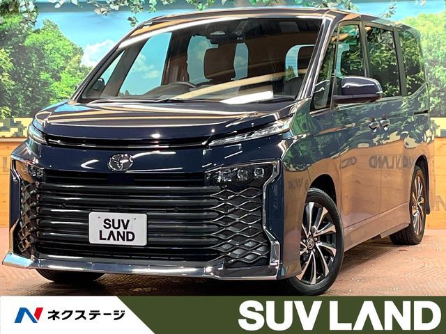 TOYOTA VOXY 2022