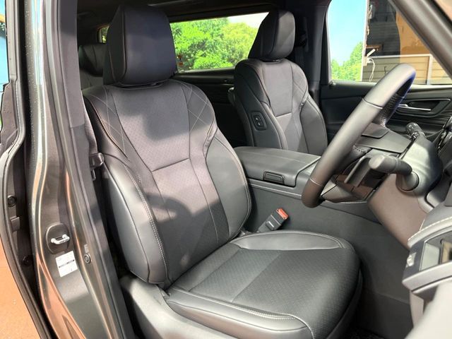 TOYOTA VELLFIRE  HYBRID 2025