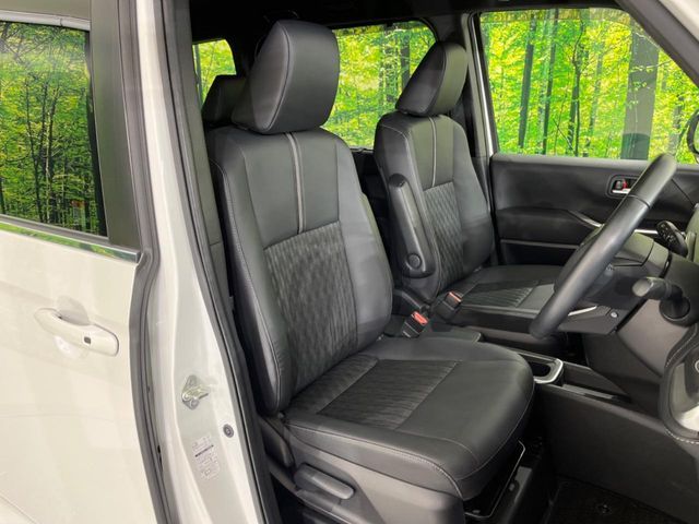 TOYOTA NOAH HYBRID 2022