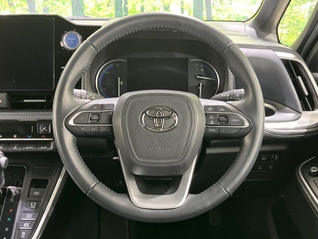 TOYOTA NOAH HYBRID 2022