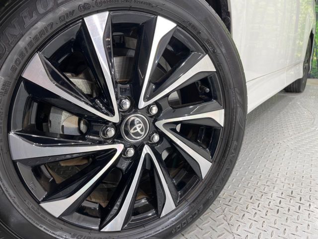 TOYOTA NOAH HYBRID 2022