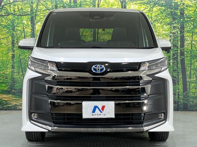 TOYOTA NOAH HYBRID 2022