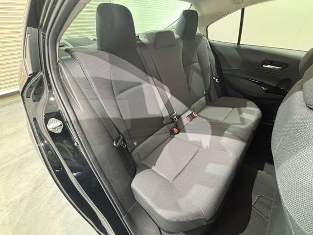 TOYOTA COROLLA sedan HYBRID 2023