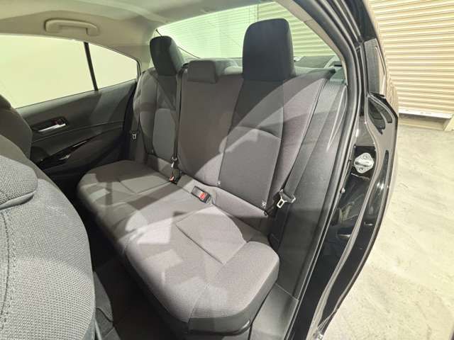 TOYOTA COROLLA sedan HYBRID 2023