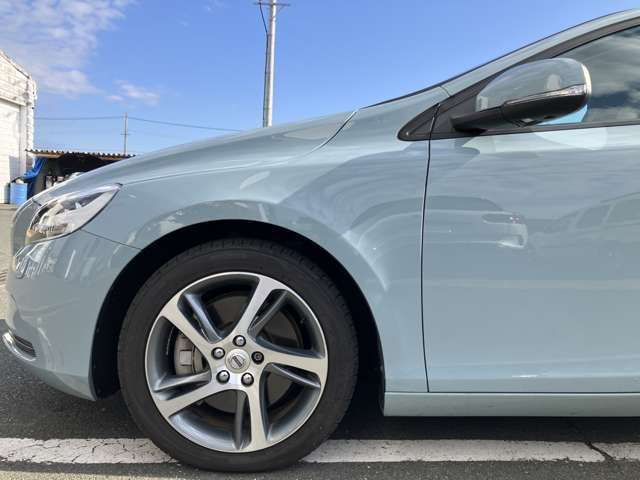 VOLVO VOLVO V40 2017