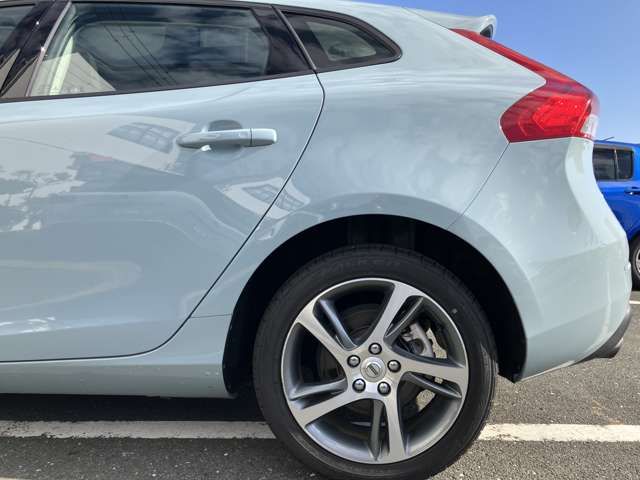 VOLVO VOLVO V40 2017